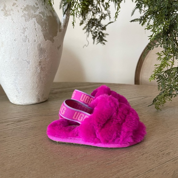 UGG Kids Pink Fluffy Sandals - Picture 5 of 6